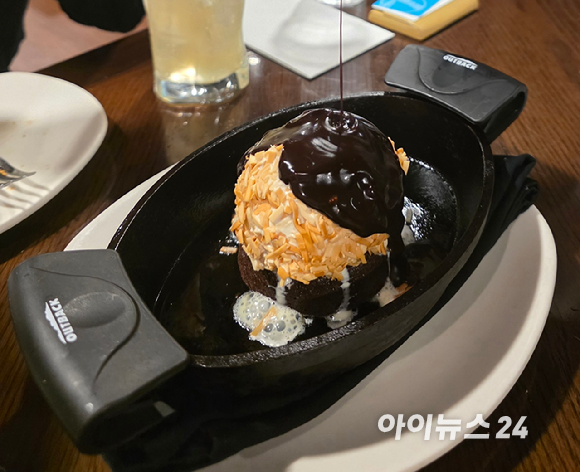 아웃백 '블랙라벨 씨즐링 에디션' 구성. [사진=구서윤 기자]