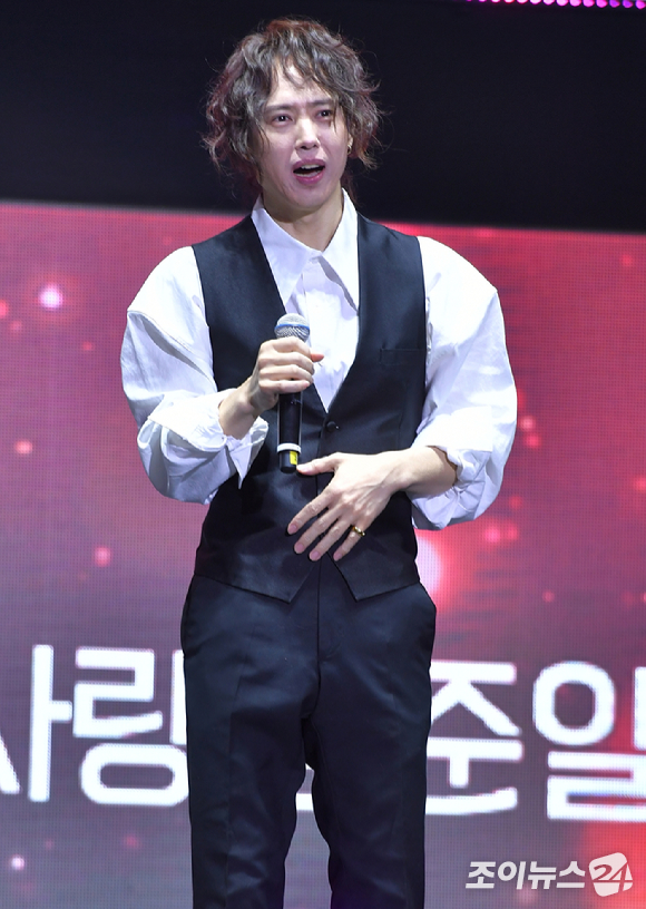 가수 양준일이 탈세, 기획사 불법 운영 의혹에 휩싸이자 심경을 토로했다. [사진=조이뉴스 포토DB]