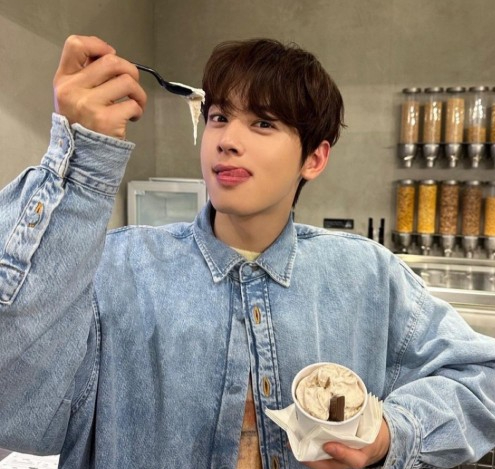 가수 겸 배우 차은우가 연예인 가운데 역대 최대 규모로 거론되는 200억원대 탈세 의혹으로 국세청 조사를 받으면서 광고&middot;콘텐츠 업계를 중심으로 파장이 확대되고 있다. 사진은 차은우. [사진=차은우 인스타그램]