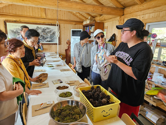 한국수목원정원관리원은 6일 천안 아름다운정원화수목에서 '가든매니저 4기 교육과정' 수료식을 개최한다고 밝혔다. [사진=한국수목원정원관리원]