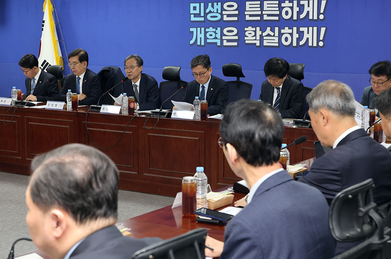 유동수 중동전쟁 경제 대응 특위 위원장이 6일 국회 의원회관에서 열린 특위 2차 회의에서 발언하고 있다. 2026.4.6 [사진=연합뉴스]