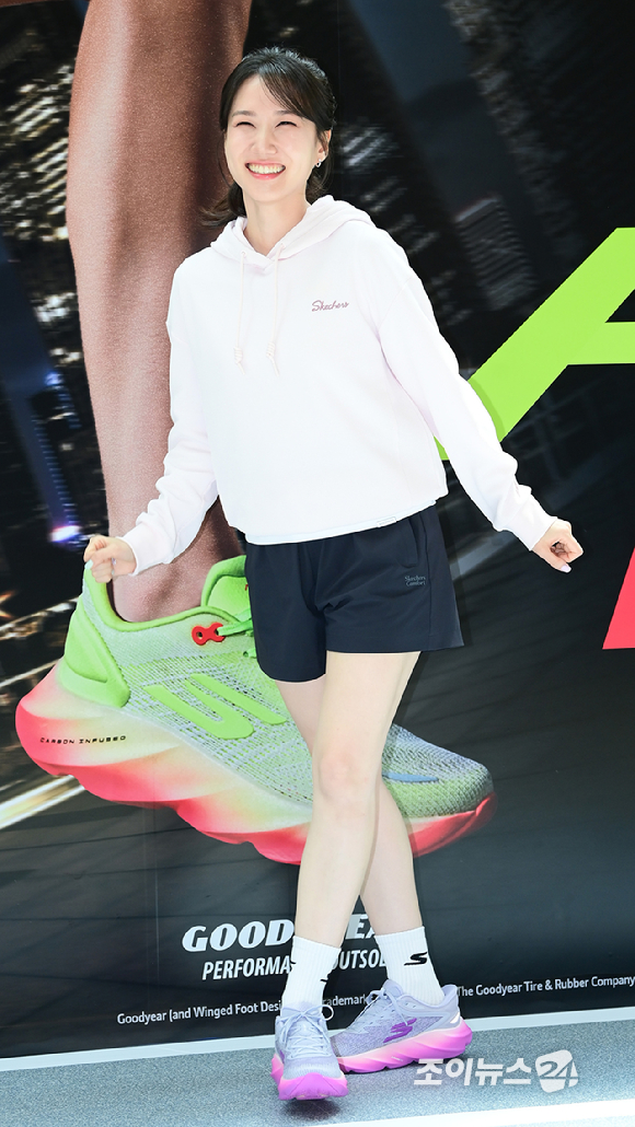 배우 박은빈이 3일 오후 경기도 고양시 덕양구 스타필드 고양점에서 열린 스케쳐스 에어로 러닝화 팝업스토어 포토콜 행사에 참석하고 있다. [사진=정소희 기자]