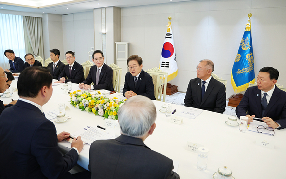 이재명 대통령이 13일 서울 용산 대통령실에서 열린 6경제단체·기업인 간담회에서 발언하고 있다. 2025.6.13 [사진=연합뉴스]