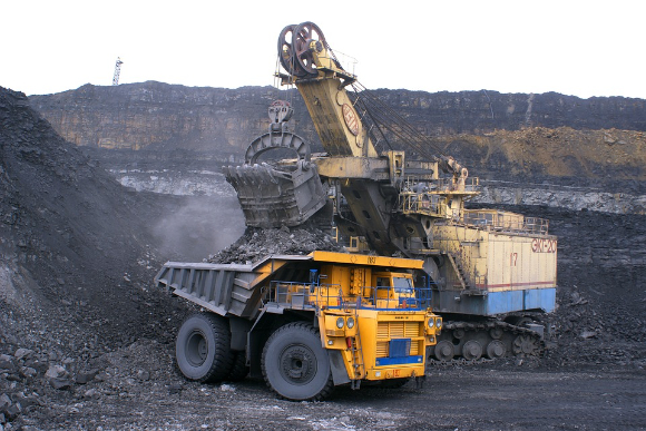 세계 최대 석탄 수출국 인도네시아가 국내 공급 부족으로 1월 한 달간 석탄 수출을 전격 금지했다.  [사진=픽사베이]