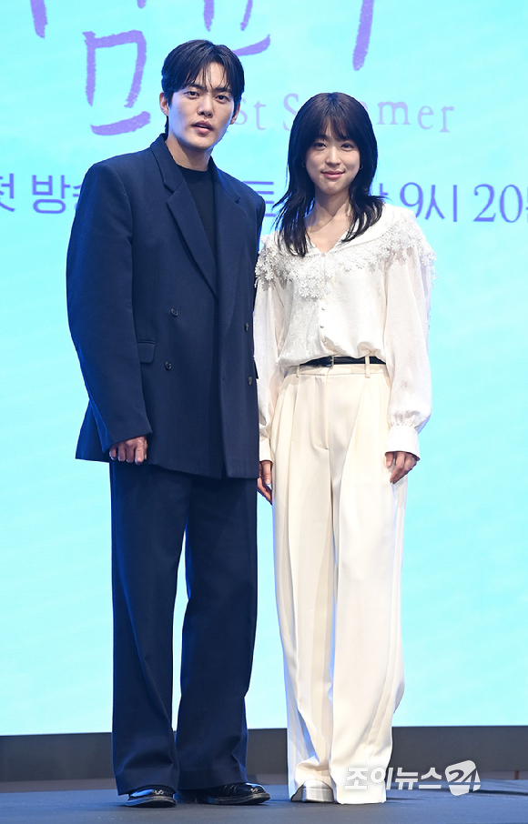 [포토] 김건우-최성은, 마지막 썸머로 인사 드려요