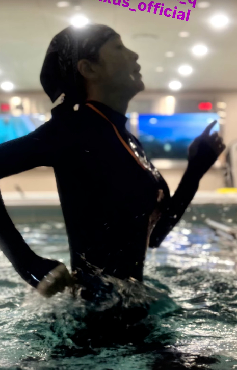 김혜수, 래시가드 입고 글래머 몸매 자랑...노출 없어도 섹시미 한도 초과