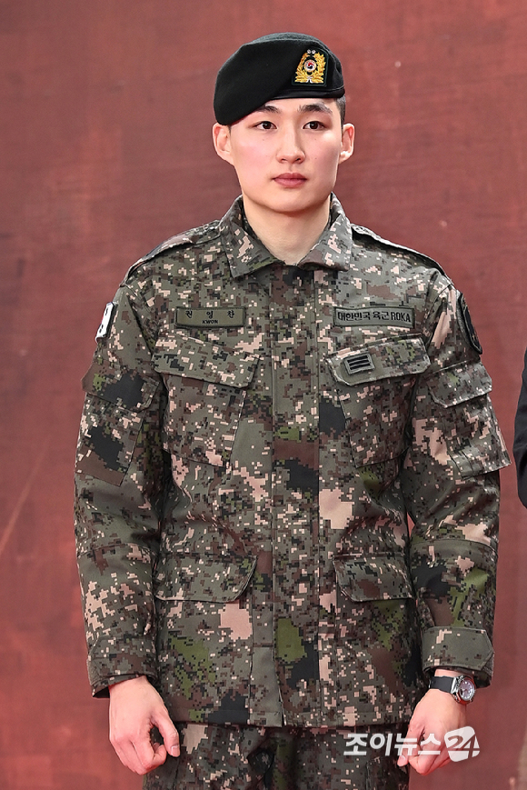 배우 권지우가 31일 오후 서울 여의도 KBS에서 열린 2025 KBS 연기대상&nbsp;레드카펫 포토월 행사에서 포즈를 취하고 있다. [사진=곽영래 기자]