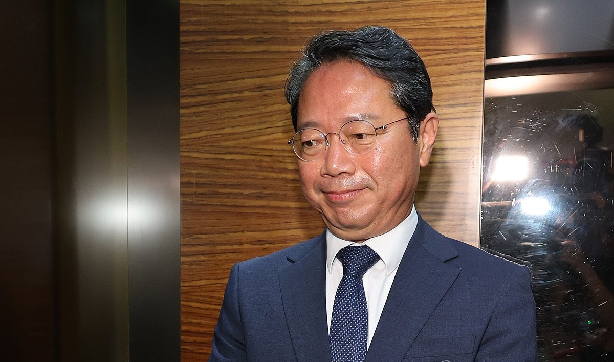 법무부 장관 후보인 김승원 더불어민주당 의원과 한동훈 무소속 의원이 1일 서울 여의도 국회에서 열린 제439회국회(정기회) 개회식에서 인사하고 있다. [사진=곽영래 기자]