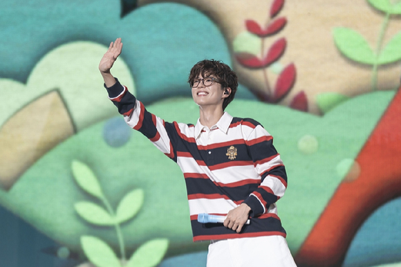 배우 박보검이 국내 팬미팅을 통해 팬들을 만나고 있다. [사진=더블랙레이블]