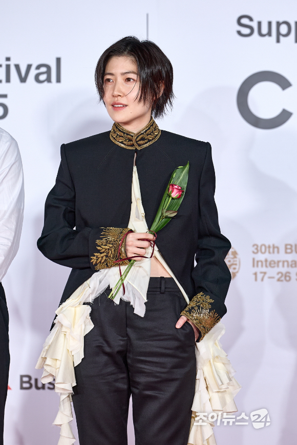 심은경이 '부산국제영화제' 개막식에서 포토타임을 갖고 있다. 화려하게 빛냈다. [사진=부산국제영화제, 소속사 팡파레]