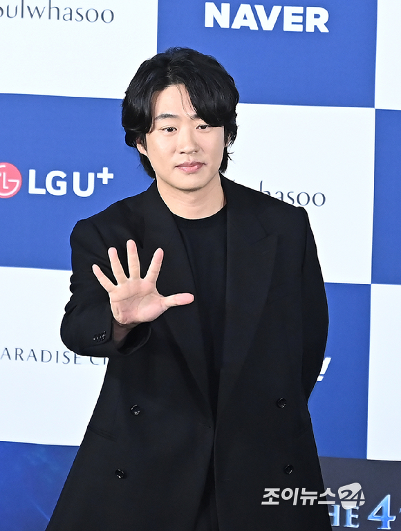 배우 안재홍이 25일 오전 서울 영등포구 CGV 여의도에서 열린 청룡시리즈어워즈 핸드프린팅 행사에서 포토타임을 갖고 있다. [사진=곽영래 기자]