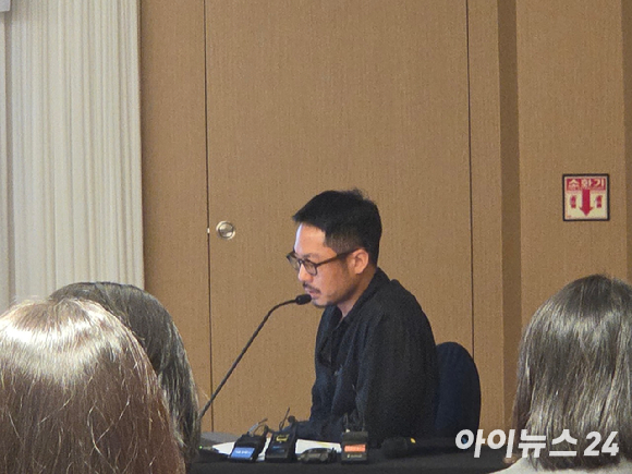 조성환 조이웍스 전 대표가 10일 서울 중구 코리아나호텔서 열린 기자회견에서 발언하고 있다. [사진=전다윗 기자]