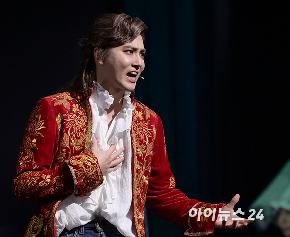 엑소(EXO) 수호가 뮤지컬 '모차르트!' 프레스콜에서 하이라이트 시연 후 비난을 받은 것에 대해 심경을 밝혔다. [사진=정소희 기자]