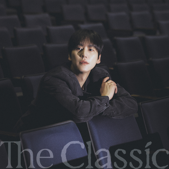 [오늘컴백] <b>규현</b>, '발라드 정공법' 귀환…다섯 편의 서정시 '<b>더 클래식</b>'