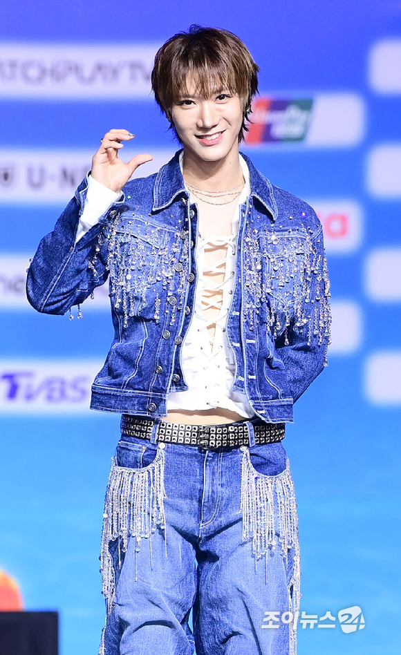 NCT 텐(TEN)이 9일 오후 경기도 일산 킨텍스에서 열린 2026 SBS 가요대전 Summer 블루카펫 행사에 참석하고 있다. [사진=정소희 기자]