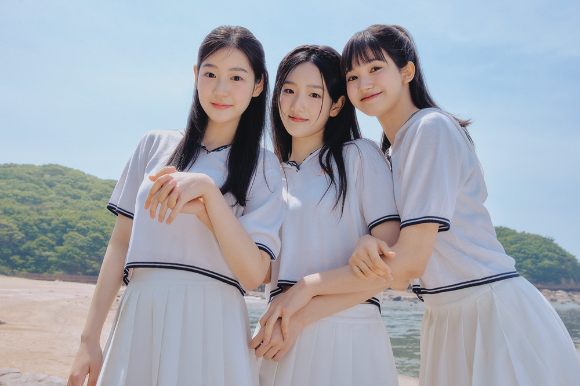 JTBC 'R U Next?'(알유넥스트) 참가자 원희, 아이리스, 이로하, 영서 [사진=빌리프랩 ]