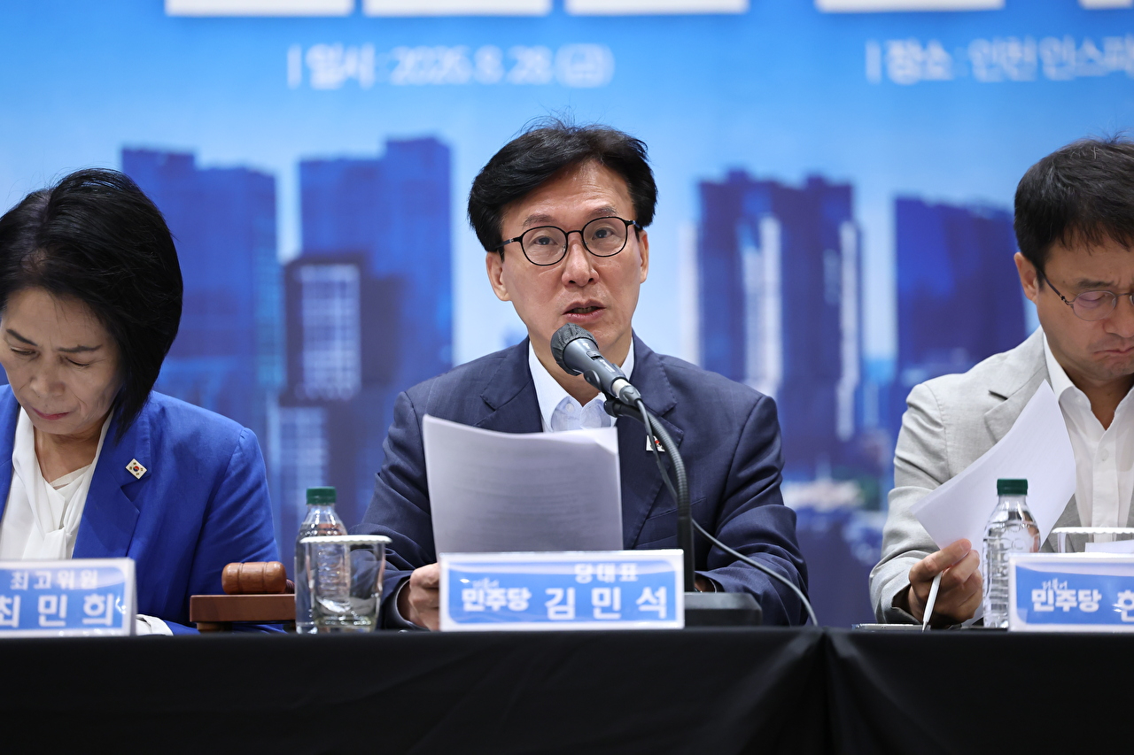 더불어민주당 김민석 대표가 28일 인천시 영종구 인스파이어 리조트에서 열린 최고위원회의에 참석, 발언하고 있다. 2026.8.28 [사진=연합뉴스]