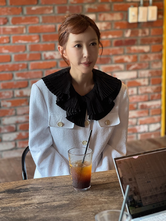 9년만에 방송에 복귀한 SES 슈가 인터뷰를 진행했다. [사진=슈 본인 제공]