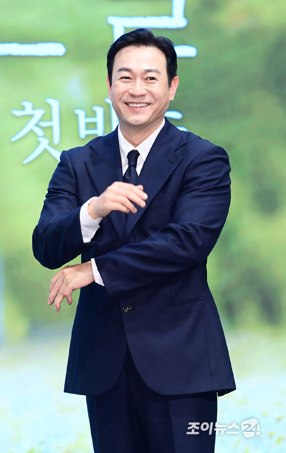 [포토] &apos;은수 좋은 날&apos; 박용우, 꽃중년 미소