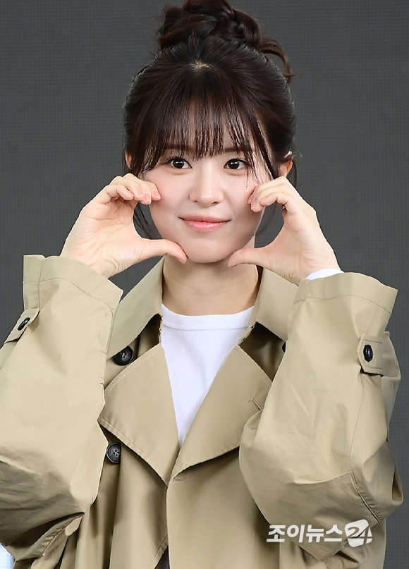 배우 전소영이 10일 부산 해운대구 영화의전당에서 열린 제31회 부산국제영화제 'BIFF의 발견, 빛나는 신예' 오픈토크에 참석하고 있다. [사진=정소희 기자]