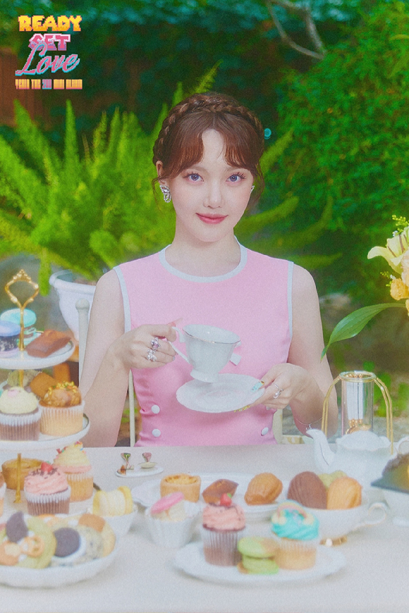 예린 두 번째 미니앨범 'Ready, Set, LOVE(레디, 셋, 러브)' 클리어버전 콘셉트 포토 [사진=빌엔터테인먼트]