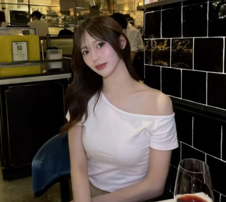 야구선수 시절 사진을 공개한 일본의 트랜스젠더 미욘 [사진=SCMP]