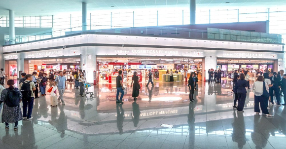 신세계면세점 인천공항 제2터미널점 뷰티매장 전경. [사진=신세계면세점]