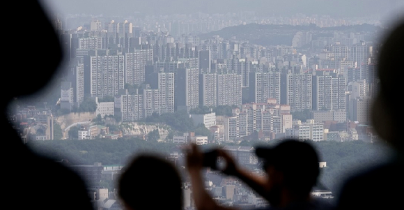  서울 남산에서 바라본 서울 시내 아파트. [사진=연합뉴스]
