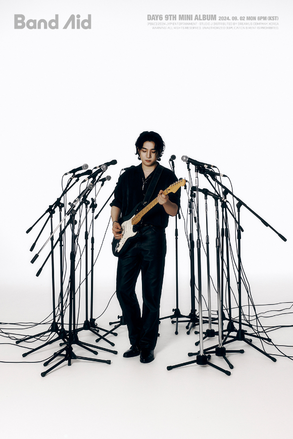 데이식스 성진 콘셉트 포토 [사진=JYP엔터테인먼트]