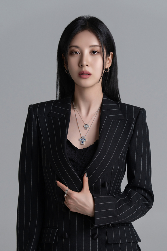소녀시대 멤버이자 배우 서현이 영화 '거룩한 밤: 데몬 헌터스' 인터뷰에 앞서 포즈를 취하고 있다. [사진=롯데엔터테인먼트]