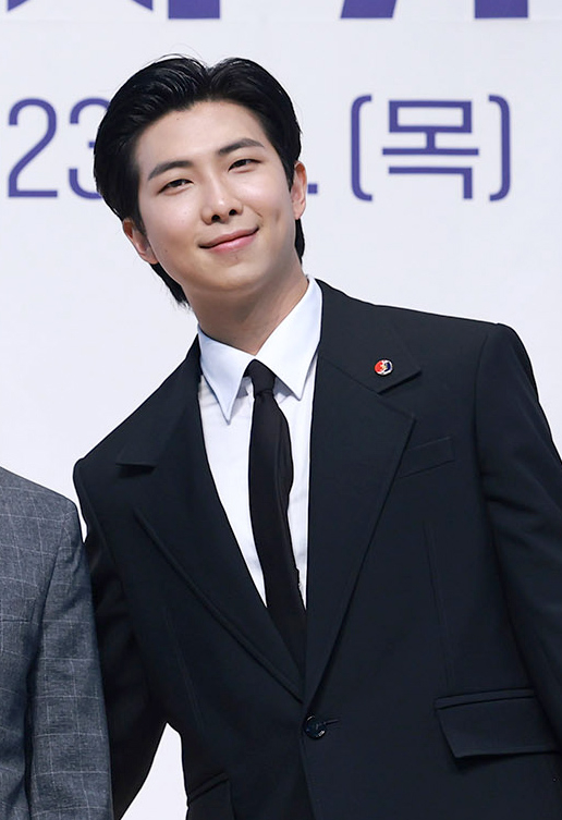 BTS RM, 팀 해체 고민 언급 후 사과 &quot;피로하게 해드려 죄송&quot;