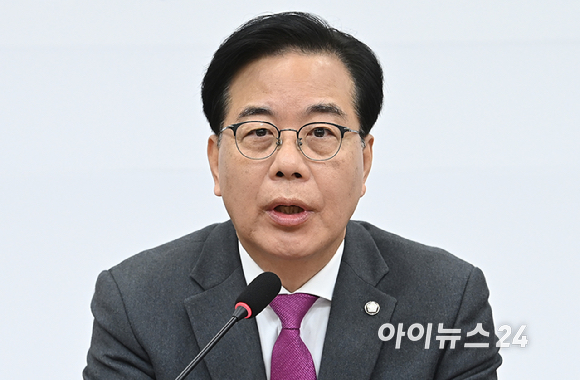 송언석 국민의힘 원내대표가 5일 서울 여의도 국회에서 열린 '혼용무도' 이재명정권 6개월 국정평가 회의에서 발언하고 있다. [사진=곽영래 기자]