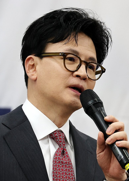 지난 8월 11일 오후 광주 서구 홀리데이인 광주호텔에서 열린 김화진 국민의힘 전남도당 위원장 취임식에서 한동훈 전 대표가 축사하고 있다. 2025.8.11 [사진=연합뉴스]