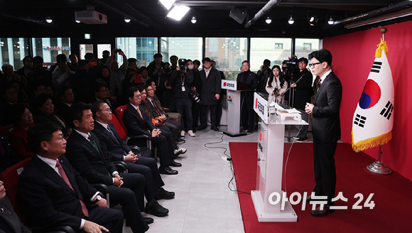 한동훈 국민의힘 비상대책위원장이 26일 오후 서울 여의도 국민의힘 중앙당사에서 비상대책위원장 임명 수락 연설을 하고 있다. [사진=곽영래 기자]