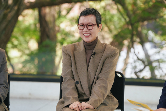 방송인 박미선이 투병 후 tvN '유퀴즈'에 출연해 대화를 나누고 있다. [사진=tvN]