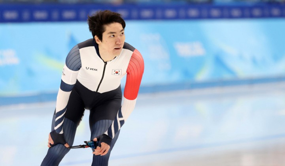 2022 베이징 동계올림픽 스피드스케이팅 남자 500ｍ 은메달리스트가 된 차민규(의정부시청)가 20일 열리는 폐회식에서 한국 선수단 기수를 맡는다. [사진=뉴시스]