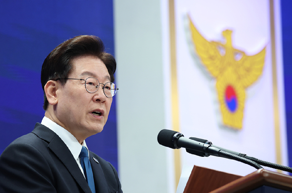이재명 대통령이 21일 서울 서대문구 경찰청에서 열린 81주년 경찰의 날 기념식에서 기념사를 하고 있다. 2026.10.21 [사진=연합뉴스]