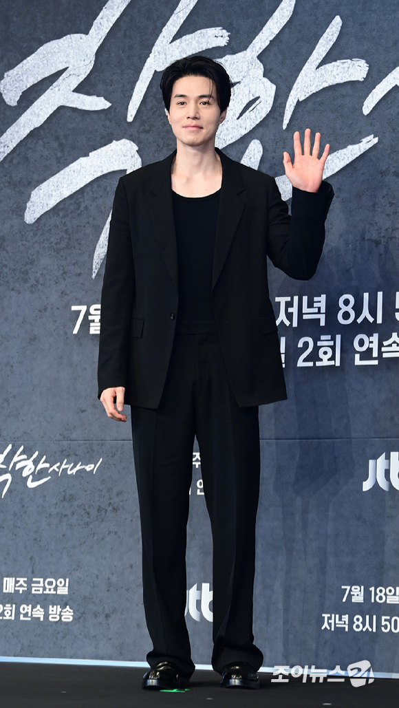 이동욱, 사생활 침해 법적 대응 &quot;거주지 무단 방문+부적절한 메시지&quot;(전문)