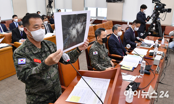 주일석 합동참모본부 전비태세검열실장이 26일 오전 서울 여의도 국회에서 열린 국방위원회 전체회의에서 현안보고를 하고 있다. [사진=김성진 기자]