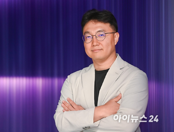 이진식 LG AI연구원 엑사원 랩장이 21일 오후 서울 강서구 LG AI연구원 본사에서 아이뉴스24와 인터뷰를 하고 있다. [사진=곽영래 기자]