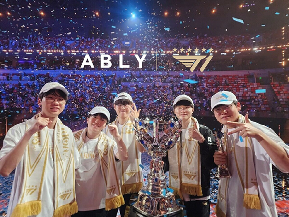 에이블리는 국내 이커머스 최초 리그 오브 레전드 e스포츠 구단 T1과 '리드 파트너' 스폰서십 체결했다. [사진=에이블리]