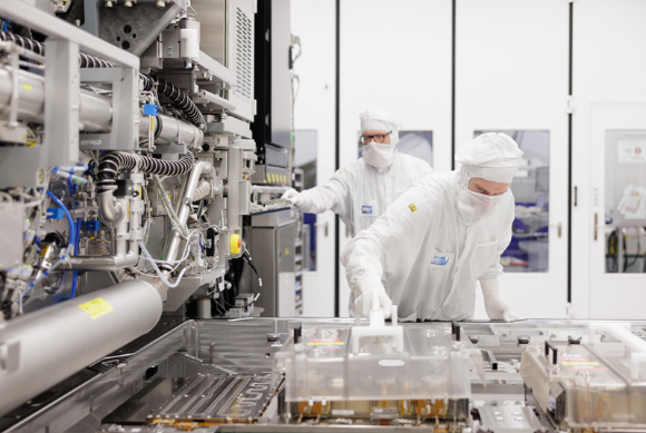 자이스 "中 EUV, ASML 따라잡는 데 15년…수출규제는 역효과"