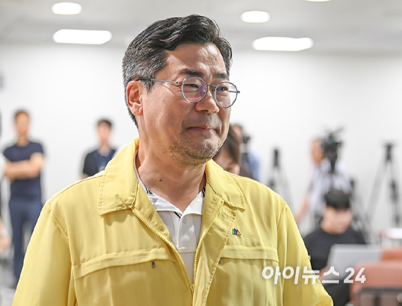 박찬대 더불어민주당 대표 후보자가 28일 오후 서울 여의도 국회 소통관에서 현안 관련 기자회견에 참석하고 있다. [사진=곽영래 기자]