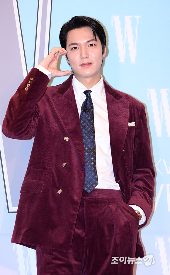 배우 이민호가 15일 오후 서울 종로구 포시즌스 호텔에서 열린 제20회 유방암 인식 항상 캠페인 자선 행사 'LOVR YOUR'에 참석하고 있다. [사진=정소희 기자]