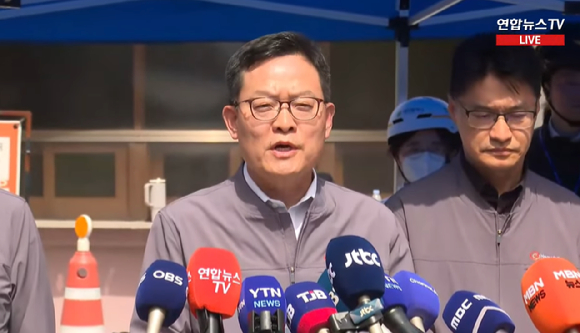 지난 1일 오전 대전 유성구 외삼동 한화에어로스페이스 대전사업장에서 폭발 사고가 나 경찰이 사업장 정문 앞에서 통제 중이다. 2026.6.1 [사진=연합뉴스]