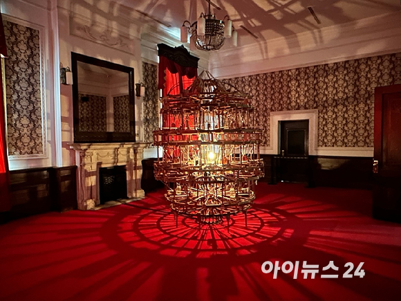 융복합예술 기획전시 '우리들의 낙원(Our Enchanting Paradise)'이 문화체육관광부 주최, 한국공예·디자인문화진흥원 주관으로 13일 서울 용산구 문화역서울284(옛 서울역사)에서 개막했다. [사진=문화역서울284]