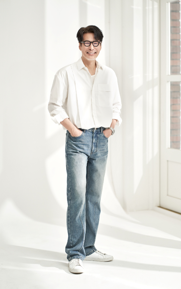 윤상 프로필. [사진=A2Z엔터테인먼트]