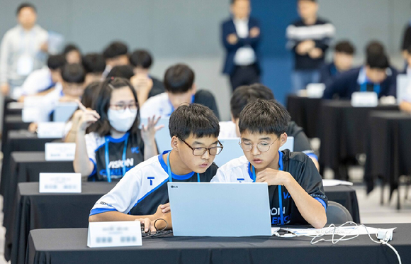 SKT, 장애청소년 110명 참여 '행복 AI 챌린지' 개최
