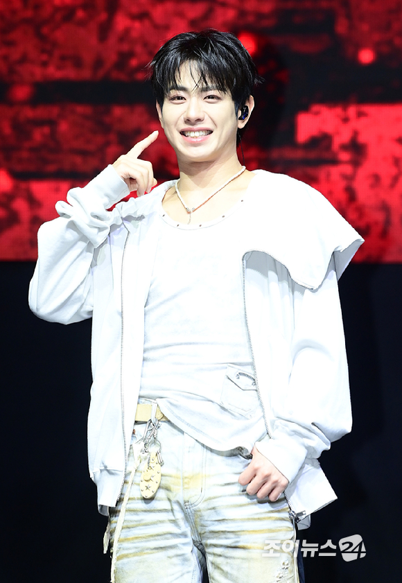 그룹 이븐 케이타가 20일 서울 영등포구 명화아트홀에서 열린 이븐(EVNNE) 첫 싱글 '뱉어 (Backtalk)' 컴백 쇼케이스에 참석하고 있다. [사진=정소희 기자]