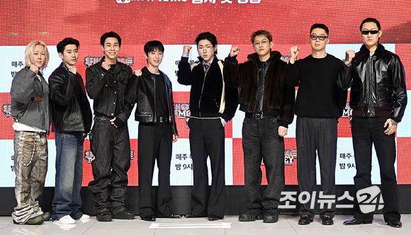 릴 모쉬핏, 박재범, 로꼬, 그레이, 지코, 크러쉬, 허키 사바세키, 제이통이 15일 서울 강남구 엘리에나 호텔에서 열린 Mnet '쇼미더머니12' 제작발표회에서 포즈를 취하고 있다. [사진=곽영래 기자]